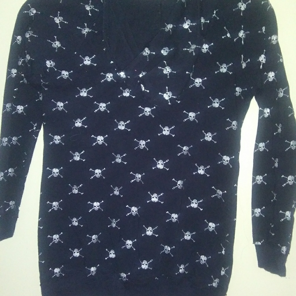 East Way Long Sleeved Hooded Shirt